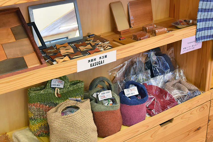 ハンドメイド作品・クラフト作品コーナー 南信州大鹿村 塩の里直売所 ハンドメイド作品・クラフト作品コーナー 南信州大鹿村 塩の里直売所